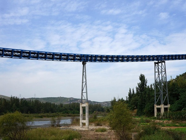 露天礦半連續(xù)連續(xù)開采輸送系統(tǒng)及成套設備  